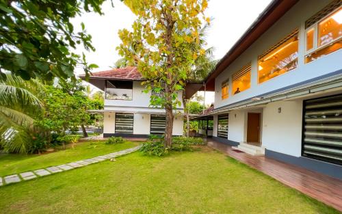 Perumbalam House | Jai Lake House