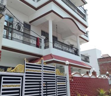 Etmadpur Hotel | Jain hotel Guest House Tundla