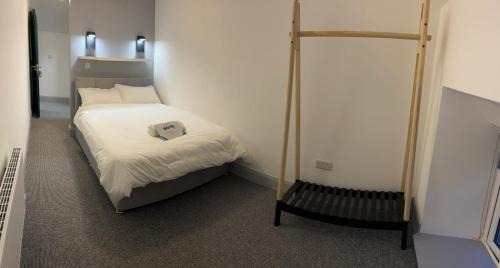 Ballyhaunis Bed & Breakfast | 'James Lyons' The old main St