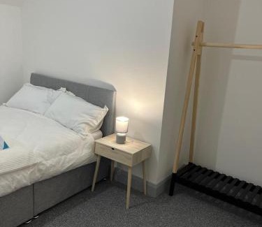 Ballyhaunis Bed & Breakfast | 'James Lyons' The old main St