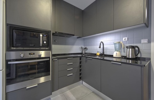 Linda-a-Velha Apartment | Jamor Terrace by Homing