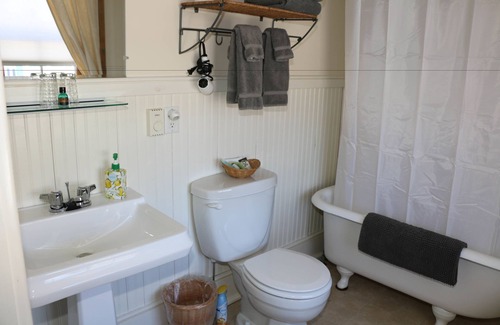 Rexton Hotel | Jardine's Inn