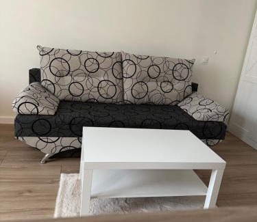 Mielec Apartment | Jasna Kawalerka