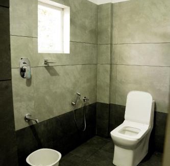 Vaduvanchal Hotel | Jayalakshmi Residency