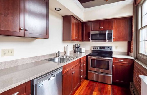 College Hill Apartment | Jennifer's Riverfront Foundry Apartment Downtown