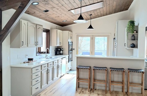 New Bloomfield House | Jericho Ridge Retreat.