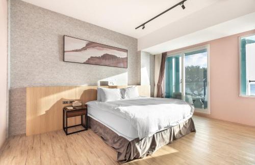 Sail Rock Beach House | Jhai Wu