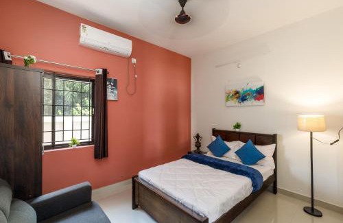 Hosur Villa | JhilMil Pool Villa by StayJadeParty VillaLawn