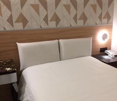 Xinzhuang Hotel | Ji Pin Hotel