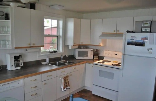 Shediac Bridge Cottage | Jigger's - Spacious Beachfront Cottage