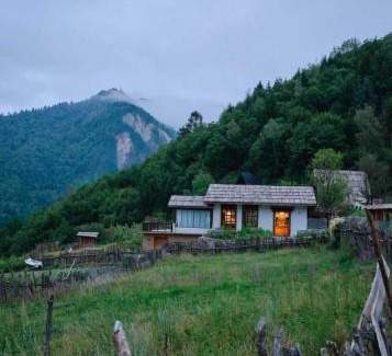 Jiuzhaigou Hotel | Jiuzhaigou Valley Abluzi B&B-Free shuttle service to Jiuzhaigou Scenic Area