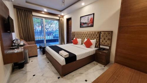 Vasant Kunj House | JMD Residency