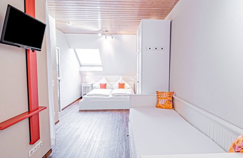 Langsur House | Johannishof Wine-Cafe & Guesthouse