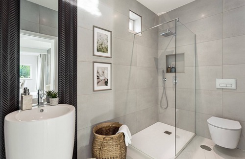 Santo Estevao Villa | JOIVY Exquisite tranquil villa w/pool