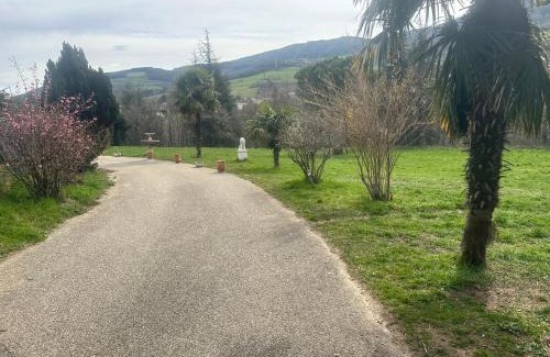 Saint-Jean-Bonnefonds House | Joli appartement au calme avec place de parking privé