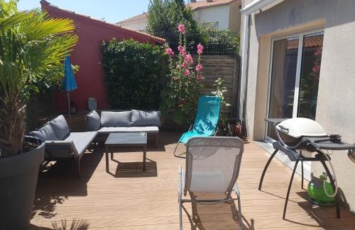 La Pallice Apartment | Joli appartement 50 m2 classé 3 etoiles avec terrasse et jardin