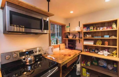 Juan de Fuca Electoral Area Cabin | Jordan River Coastal Cottage