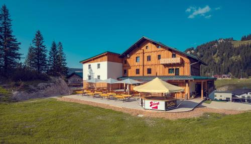 Goestling an der Ybbs House | JoSchi Almgasthof Hochkar