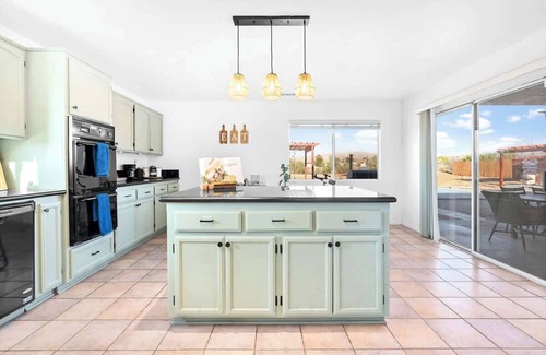 Yucca Valley House | Joshua Tree 5BR Getaway w/Heated Pool & Hot Tub!