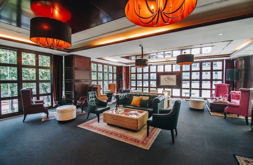 Kuningan Hotel | JS Luwansa Hotel and Convention Center