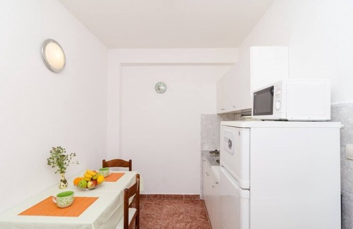 Polace Apartment | Jugo One Bedroom Apartment with Balcony and Sea View