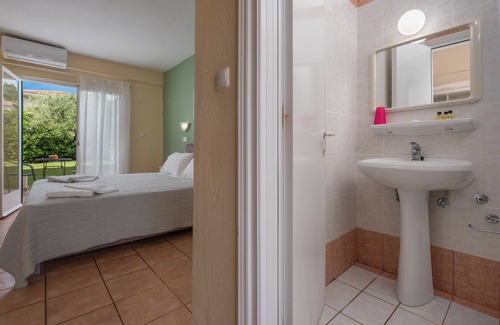 Kassandra Hotel | Julia Hotel