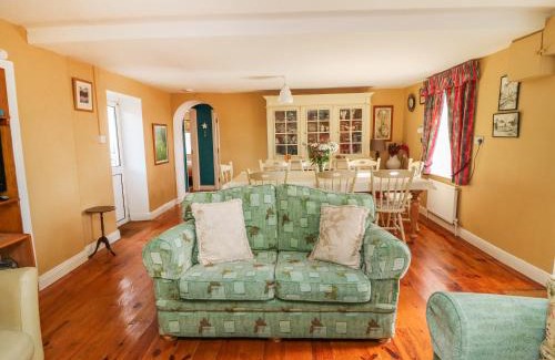 Castleisland House | Julie's Cottage