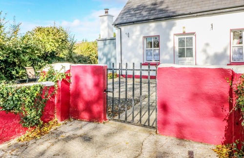 Castleisland Cottage | JULIE'S COTTAGE, pet friendly in Castleisland, County Kerry