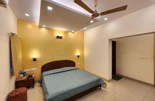 Dharuhera Hotel | Jungle Babbler Tourist Resort