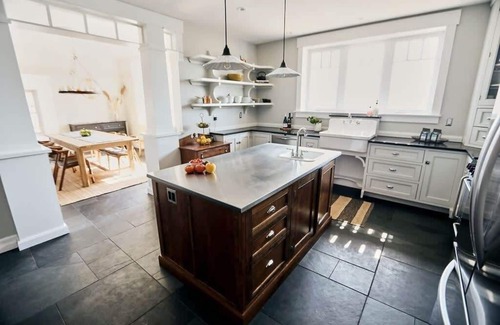 Frontenac House | Juniper Lakehouse - Luxury waterfront retreat