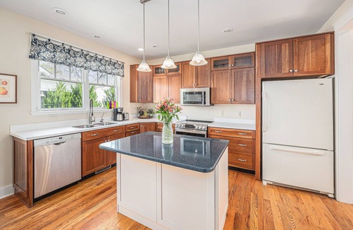 Northeast South Bend House | Just a few Blocks to Notre Dame!