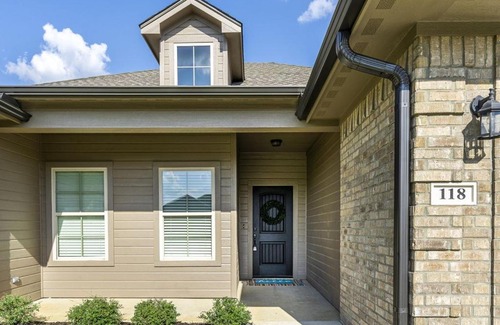 Longview House | Just Passing Through