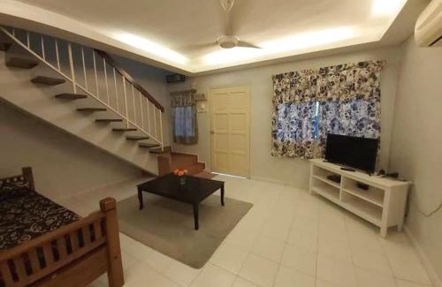 Taman Bukit Katil House | Juwita Homestay Bukit Katil - Free Unifi and 15 Minutes To Town