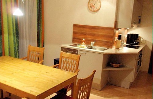 Thomatal Apartment | Königstuhl/living/bedroom/shower - Ferienwohnungen Almsonne