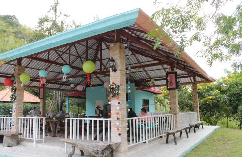 Song Phi Nong House | Kaengkachan Lake Hill