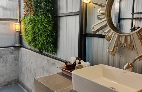 Song Phi Nong Resort | Kaengkrachan Boathouse Paradise Resort