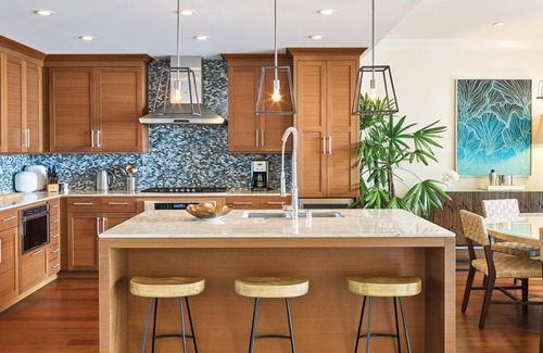 Foster Village Condo | Kaiholo 4-Bdrm Signature,Moderm Take of Traditional Hawaiian Interiors