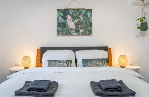 Frankenberg Apartment | KAKADU - Zentral - Workplace - Gemeinschaftsterrasse, SNES