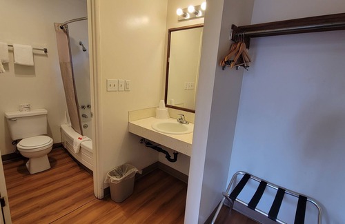 Carrolls Hotel | Kalama Hotel