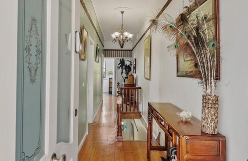 New Town House | Kallara House walk to restaurant strip