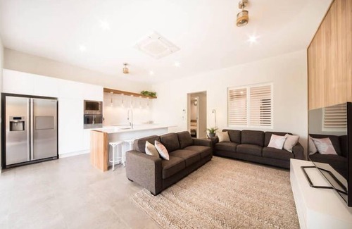 Hideaway Bay House | Kallias Hydeaway Bay