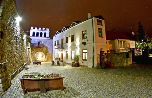 Opatow House | Kamienica przy Bramie