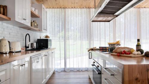 Wheatsheaf House | Kangaroo Creek Estate Daylesford