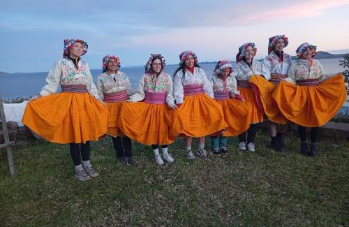 Llachon Bed & Breakfast | Kantuta tours llachon