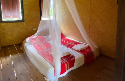 Wat Chan Hotel | Karen Hill Tribe Lodge