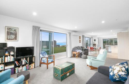 Karitane House | Karitane Beach Retreat - Karitane Holiday Home