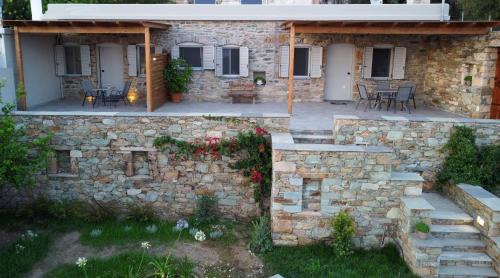 Grambia Apartment | Karystos Chora Suites