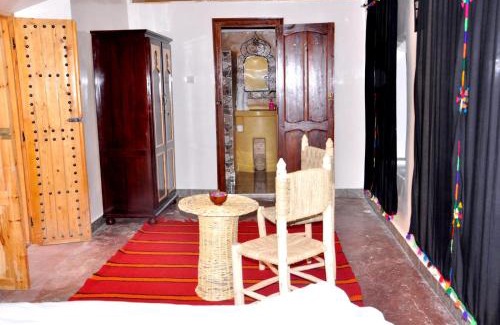 Souk Lakhmis Dades House | Kasbah Tussna