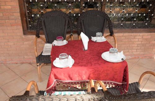 Kelaat M'Gouna Hotel | Kasbat Dar diafa Tourbist