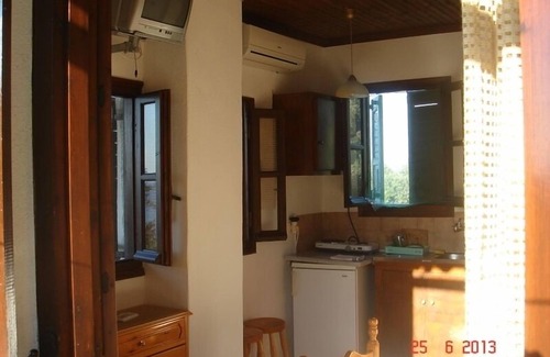 Papa Nero House | Katerina Fotopoulos Homes & Apartments